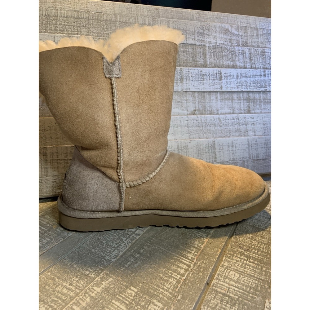 UGG Australia Women's Boots Bailey Button 5803 Chestnut Brown Folding Ankle Sz 8 - Picture 4 of 5